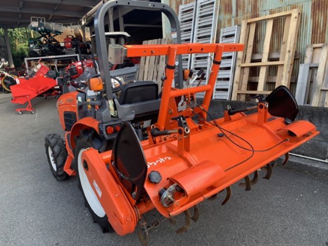 トラクター KB185MA 写真３